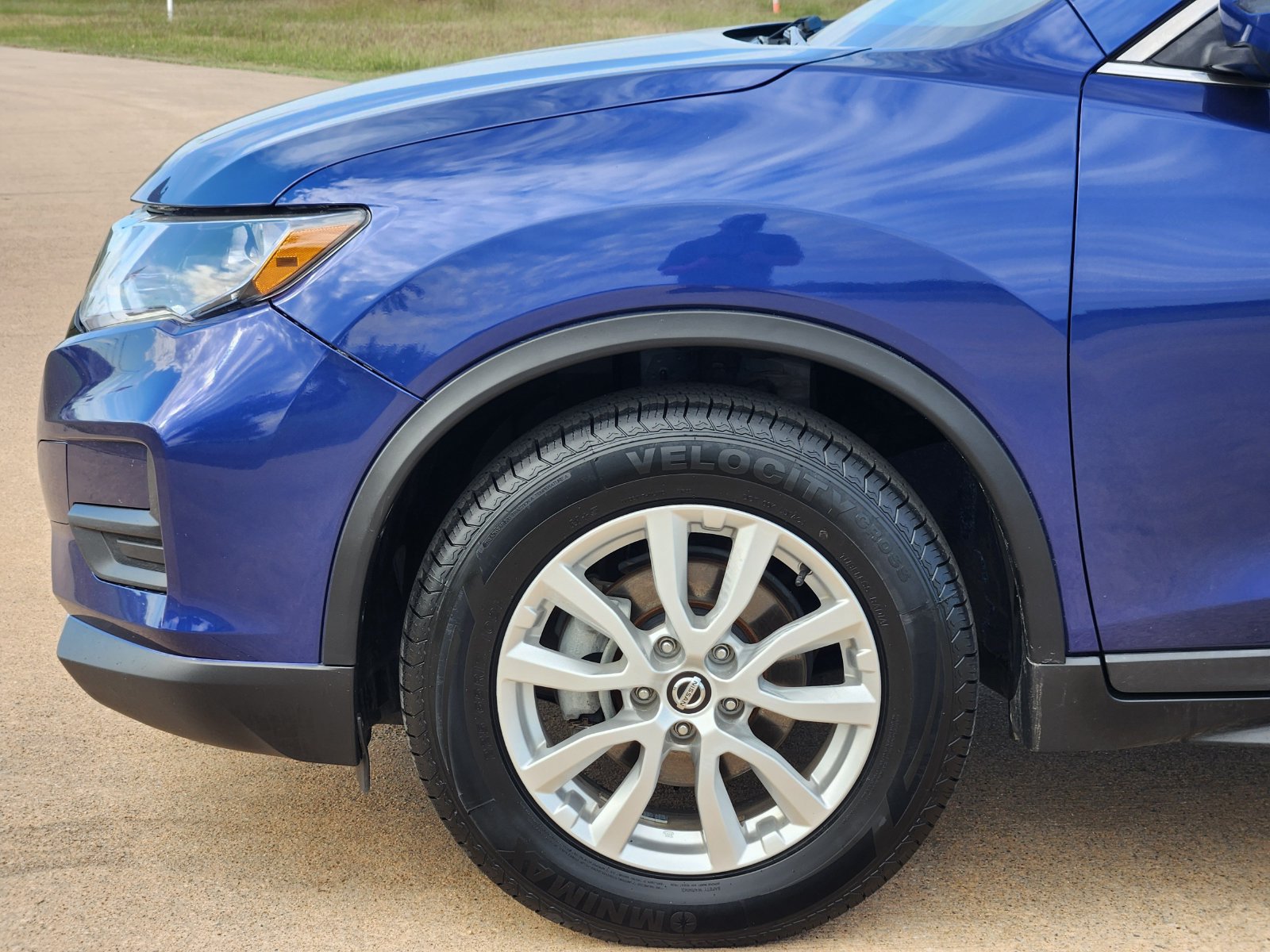 Used 2018 Nissan Rogue SV FWD image 13