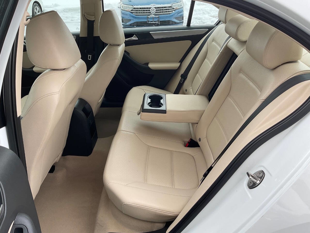 Used 2016 Volkswagen Jetta SE image 14