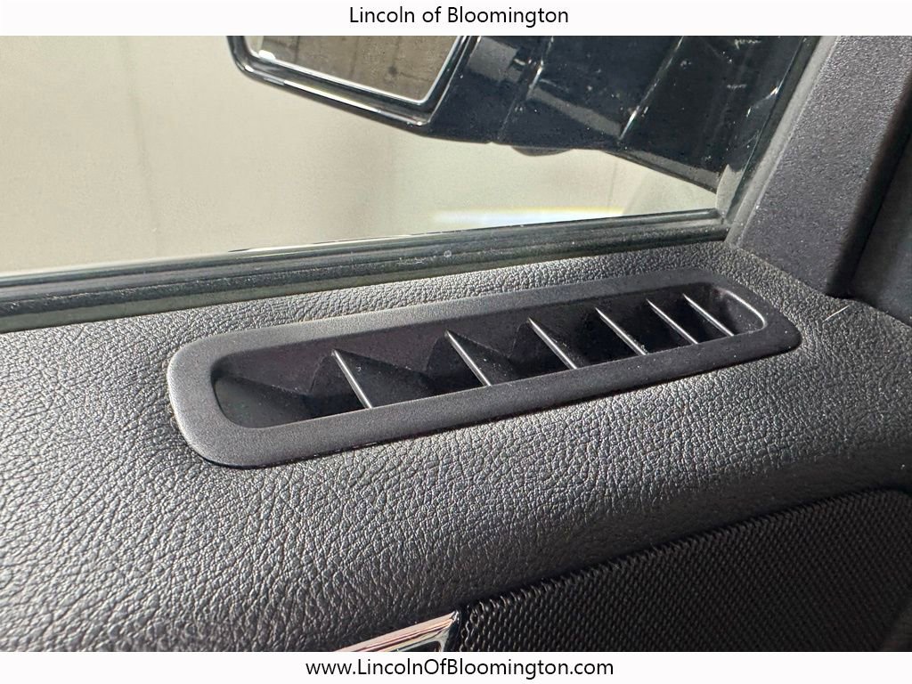 Used 2019 Lincoln Navigator Select AWD/4WD image 42