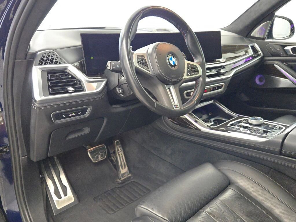 Used 2024 BMW X7 M60i w/ Executive Package image 26