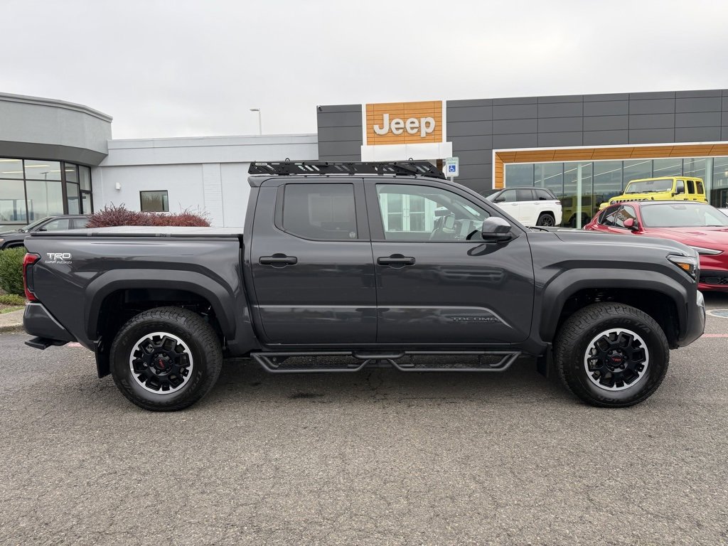 Used 2024 Toyota Tacoma TRD Off-Road image 9