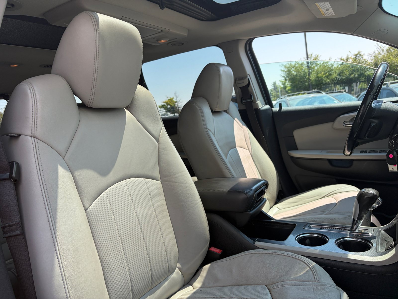 Used 2012 Chevrolet Traverse LTZ AWD/4WD image 31
