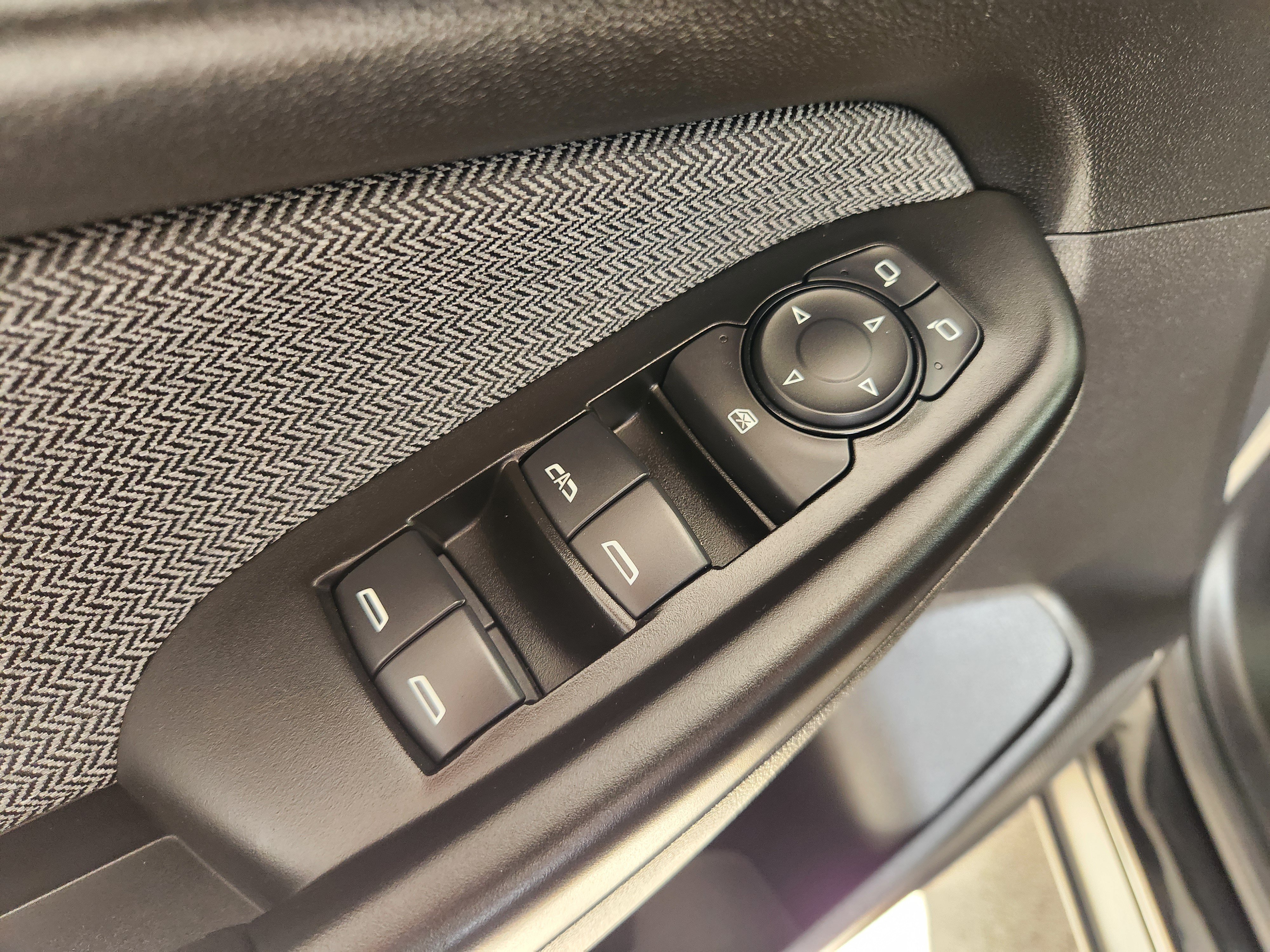 Used 2025 Chevrolet TrailBlazer LT AWD/4WD image 25