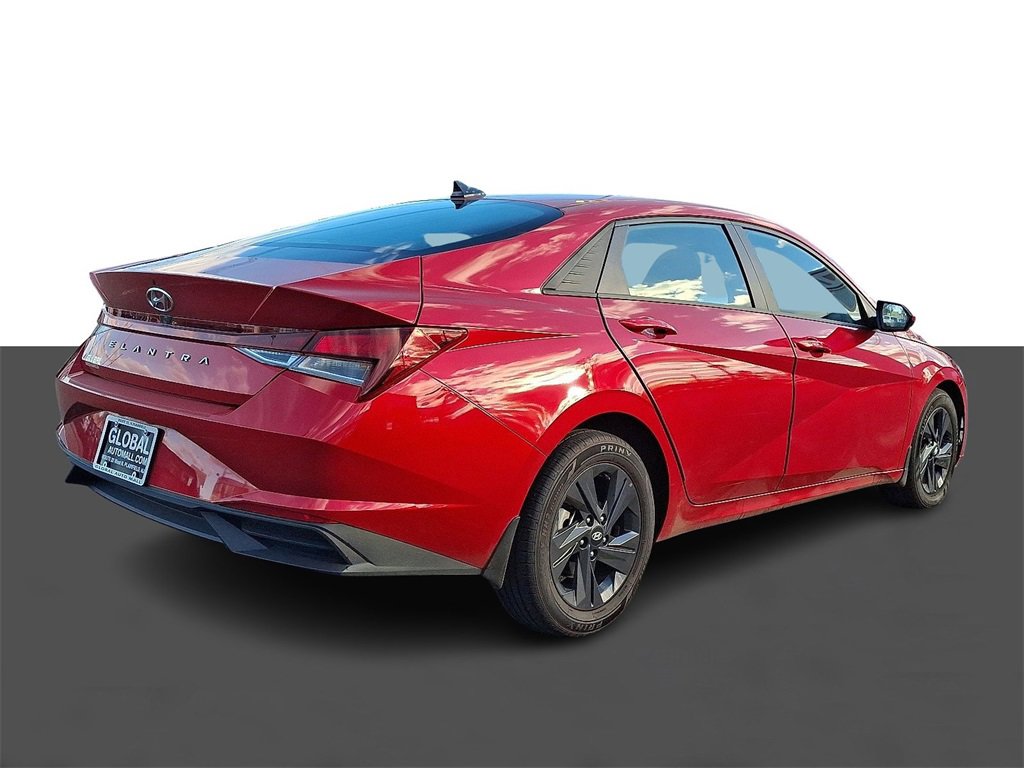 Used 2022 Hyundai Elantra SEL image 7