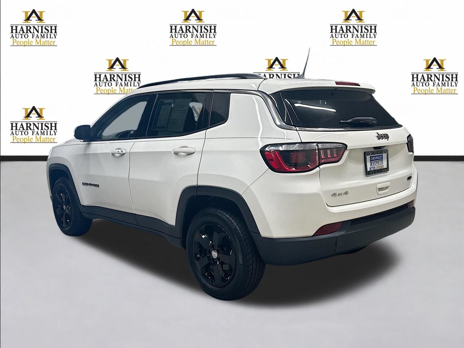 Used 2018 Jeep Compass Latitude w/ Popular Equipment Group AWD/4WD image 8