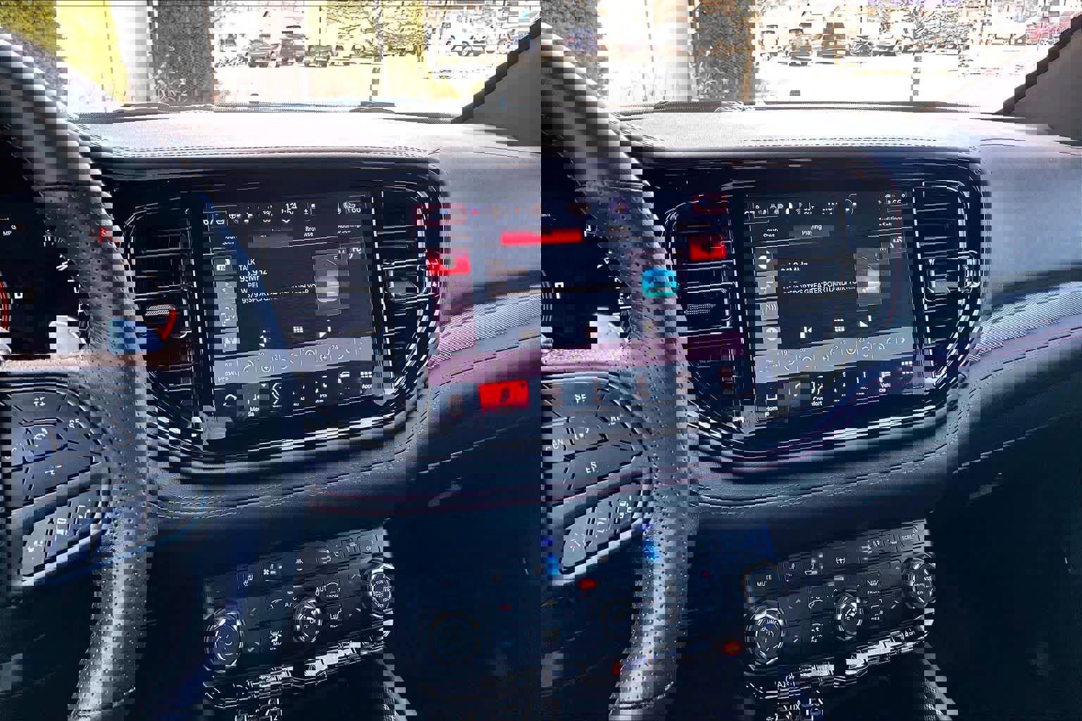 Used 2025 Dodge Durango GT image 7