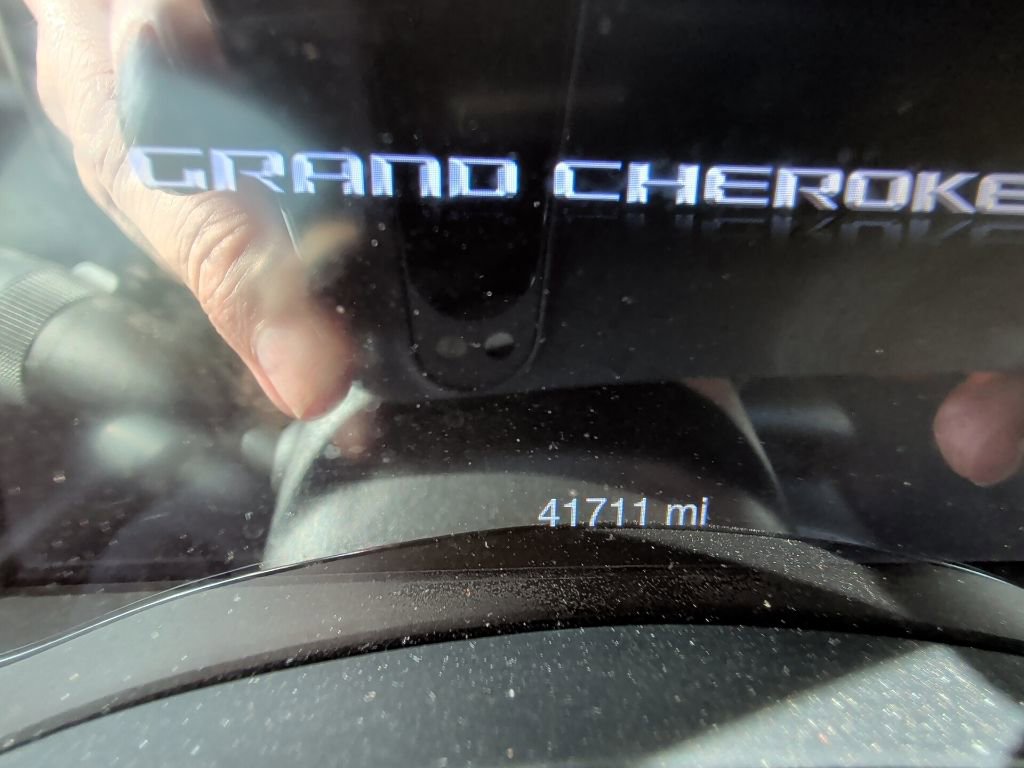 Used 2021 Jeep Grand Cherokee Laredo X image 17