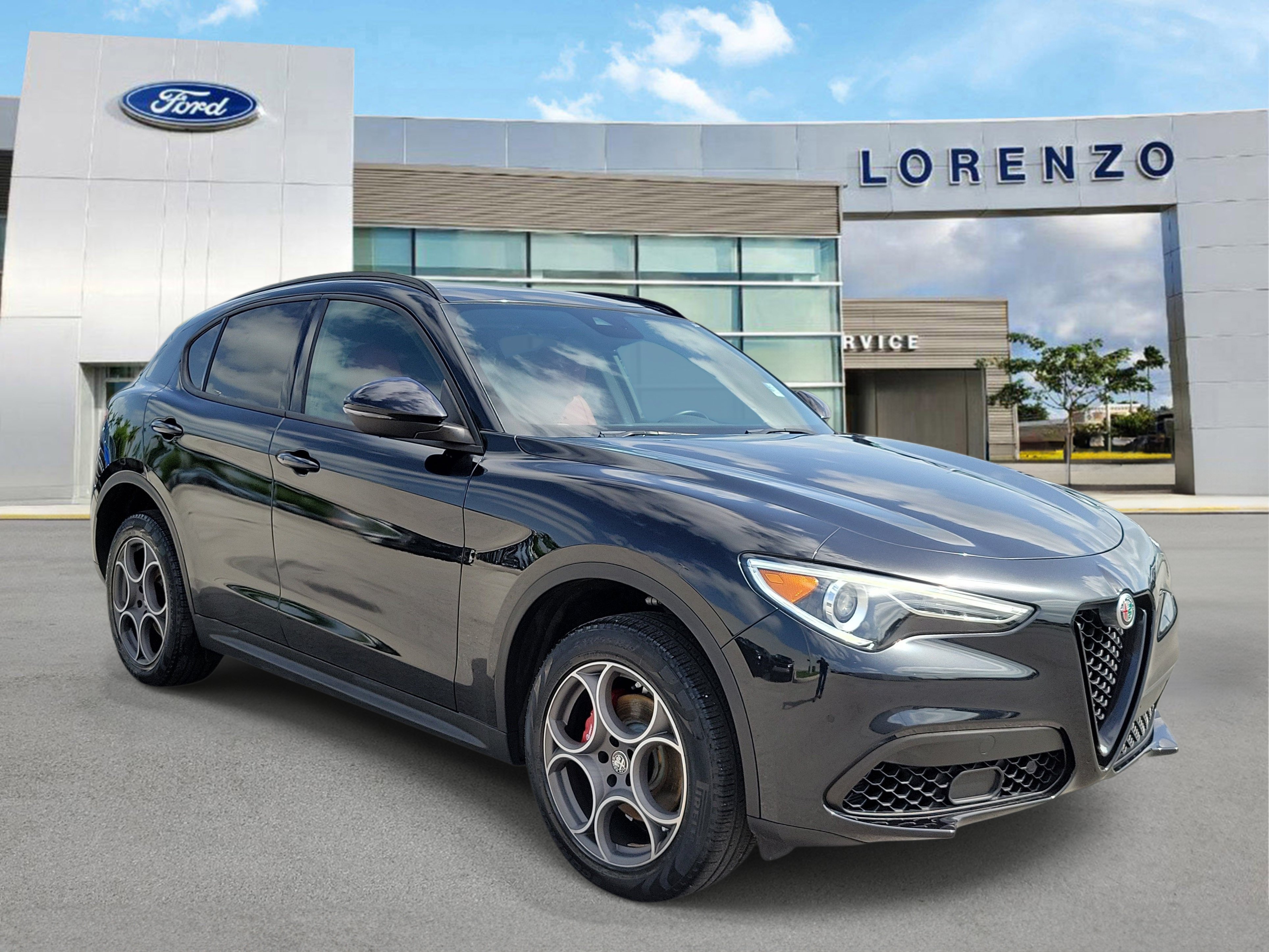 Used 2023 Alfa Romeo Stelvio Sprint RWD image 3