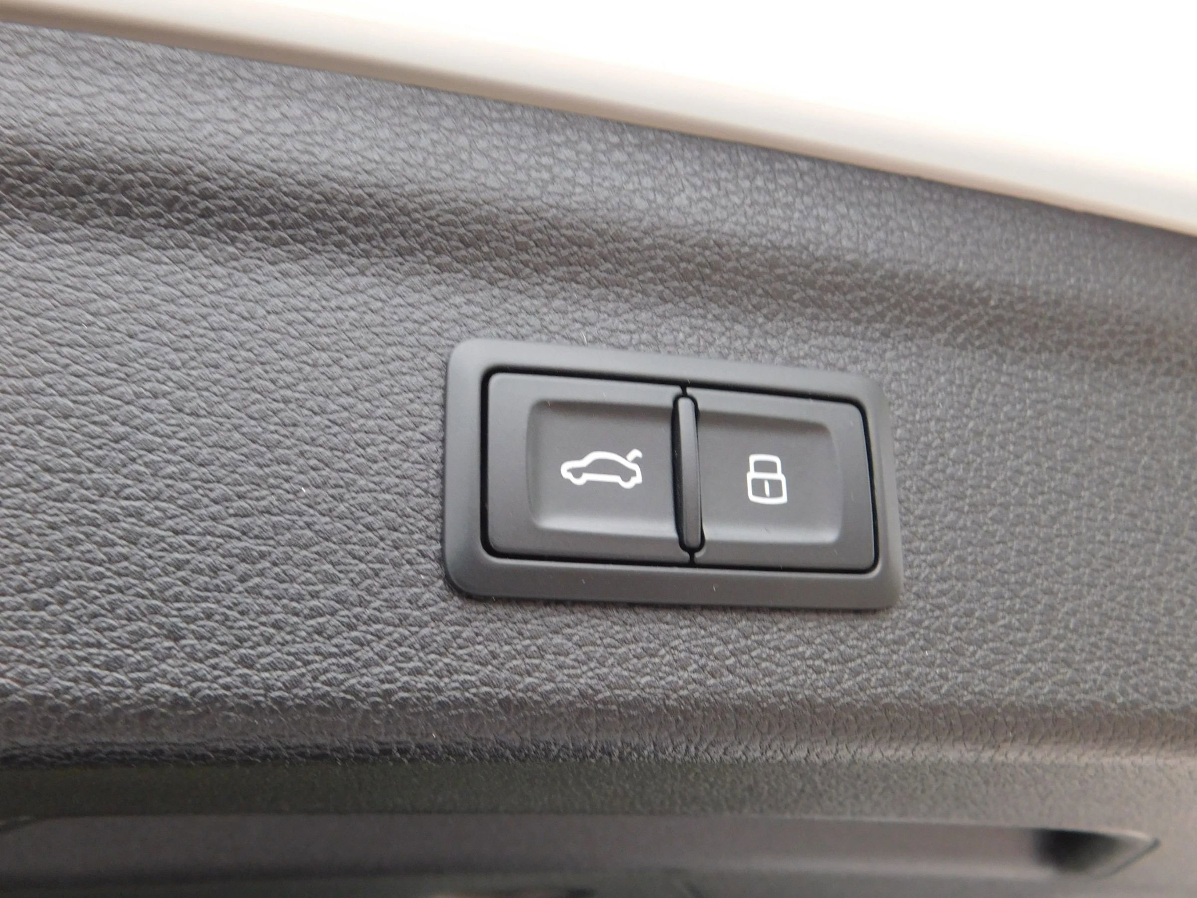 Used 2024 Audi Q3 2.0T Premium AWD/4WD image 8