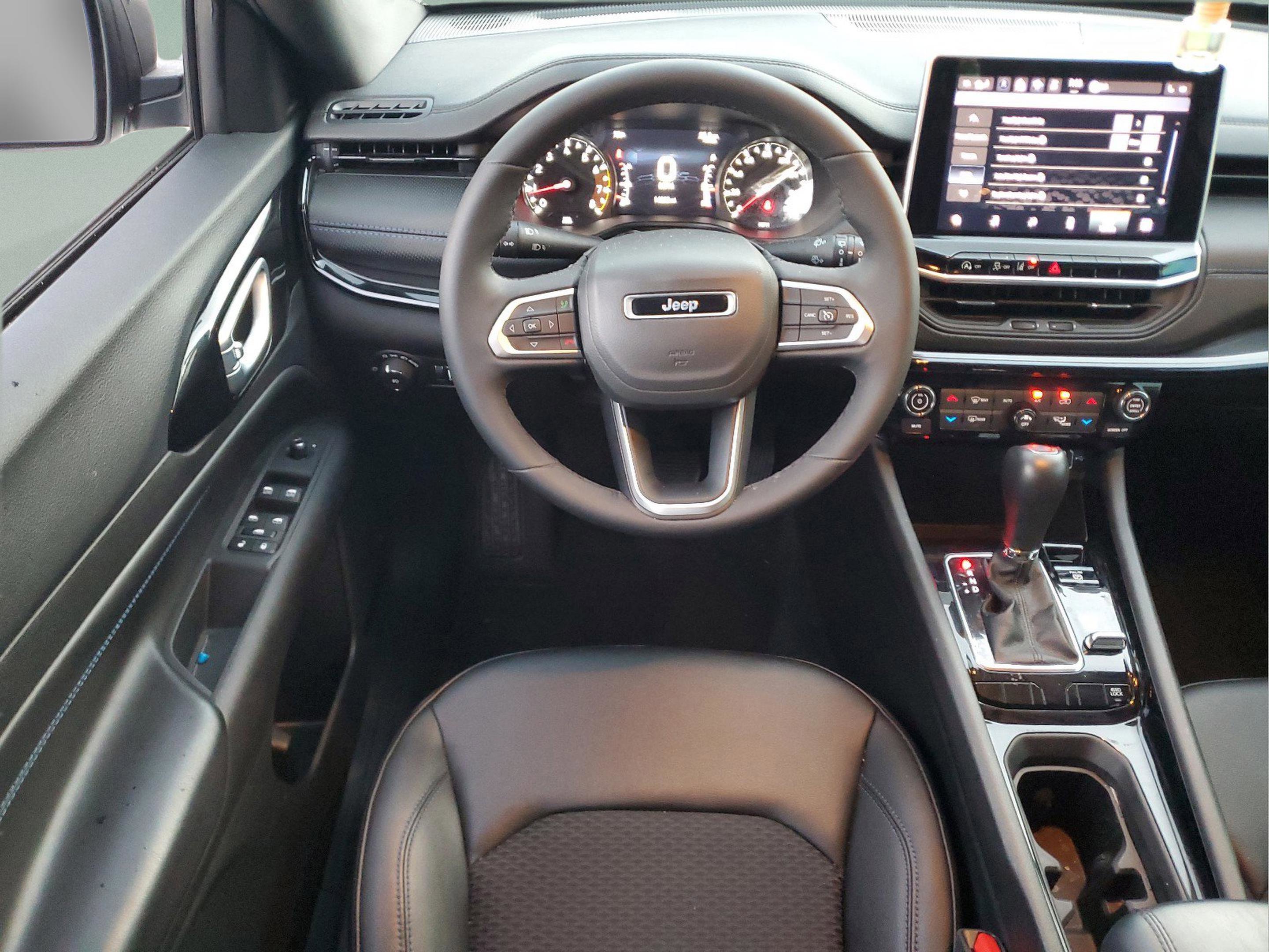 Certified 2025 Jeep Compass Latitude w/ Convenience Group image 13