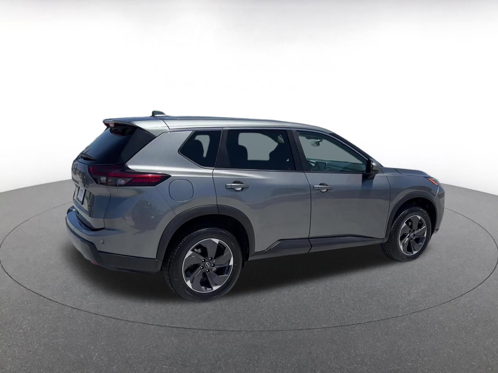 Used 2024 Nissan Rogue SV FWD image 15