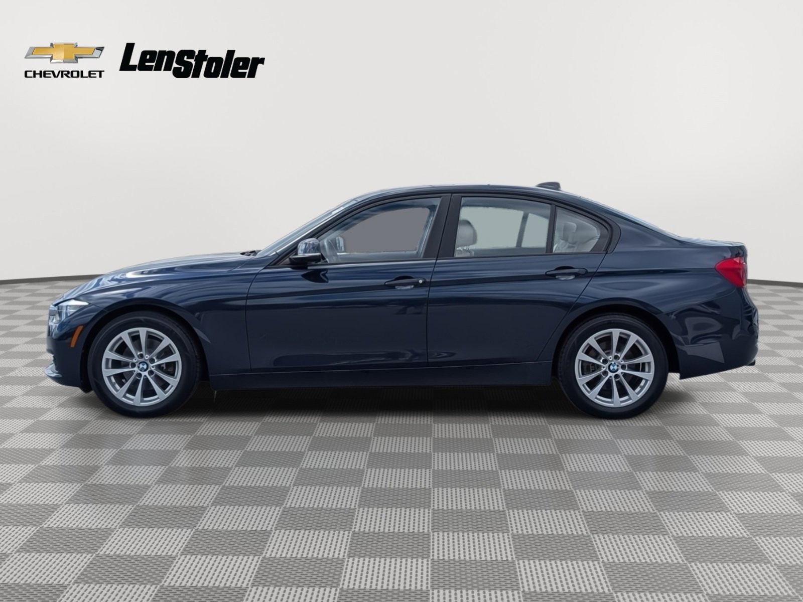 Used 2017 BMW 320i xDrive 320i xDrive image 2