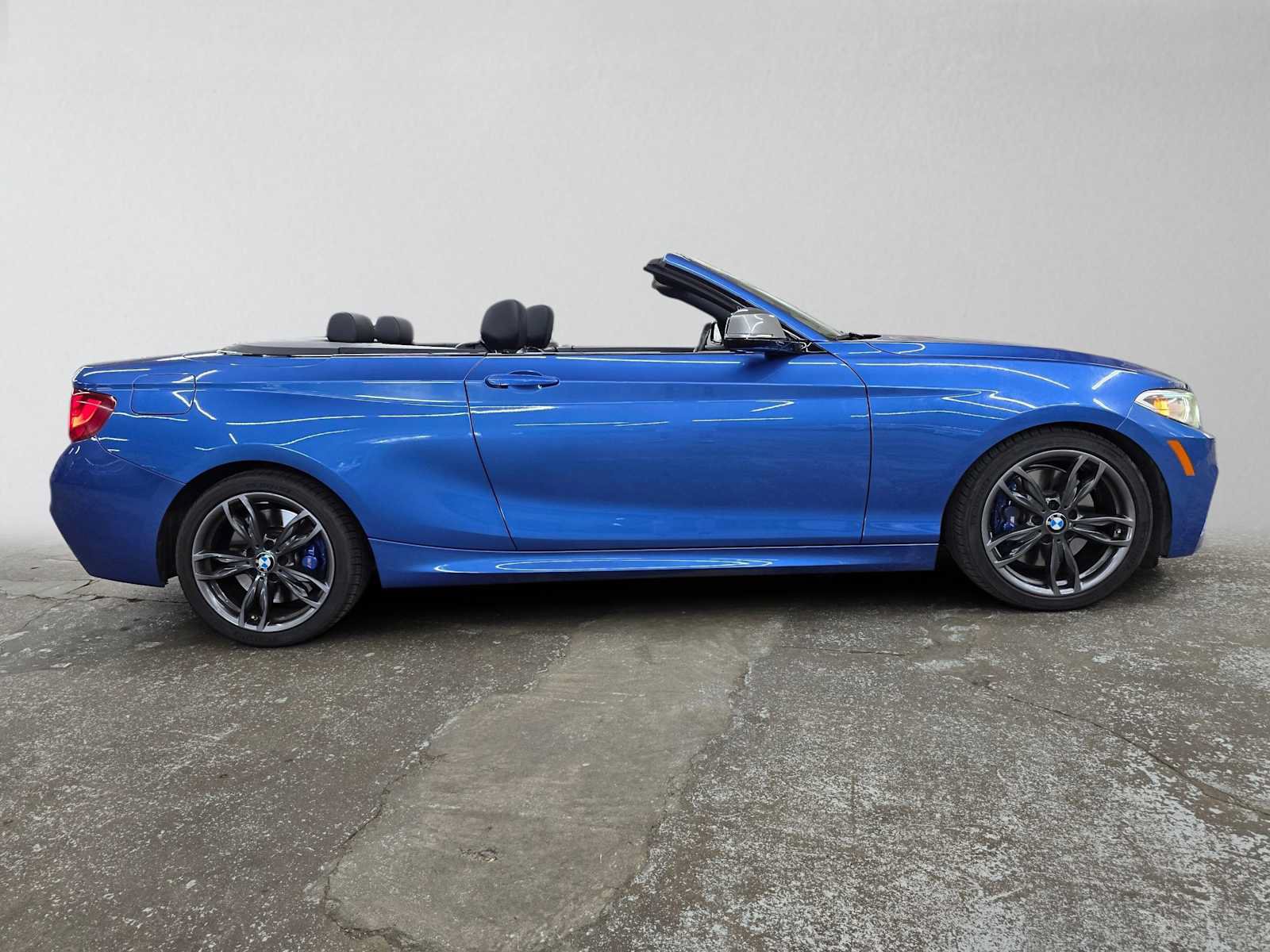 Used 2016 BMW M235i Convertible RWD image 2