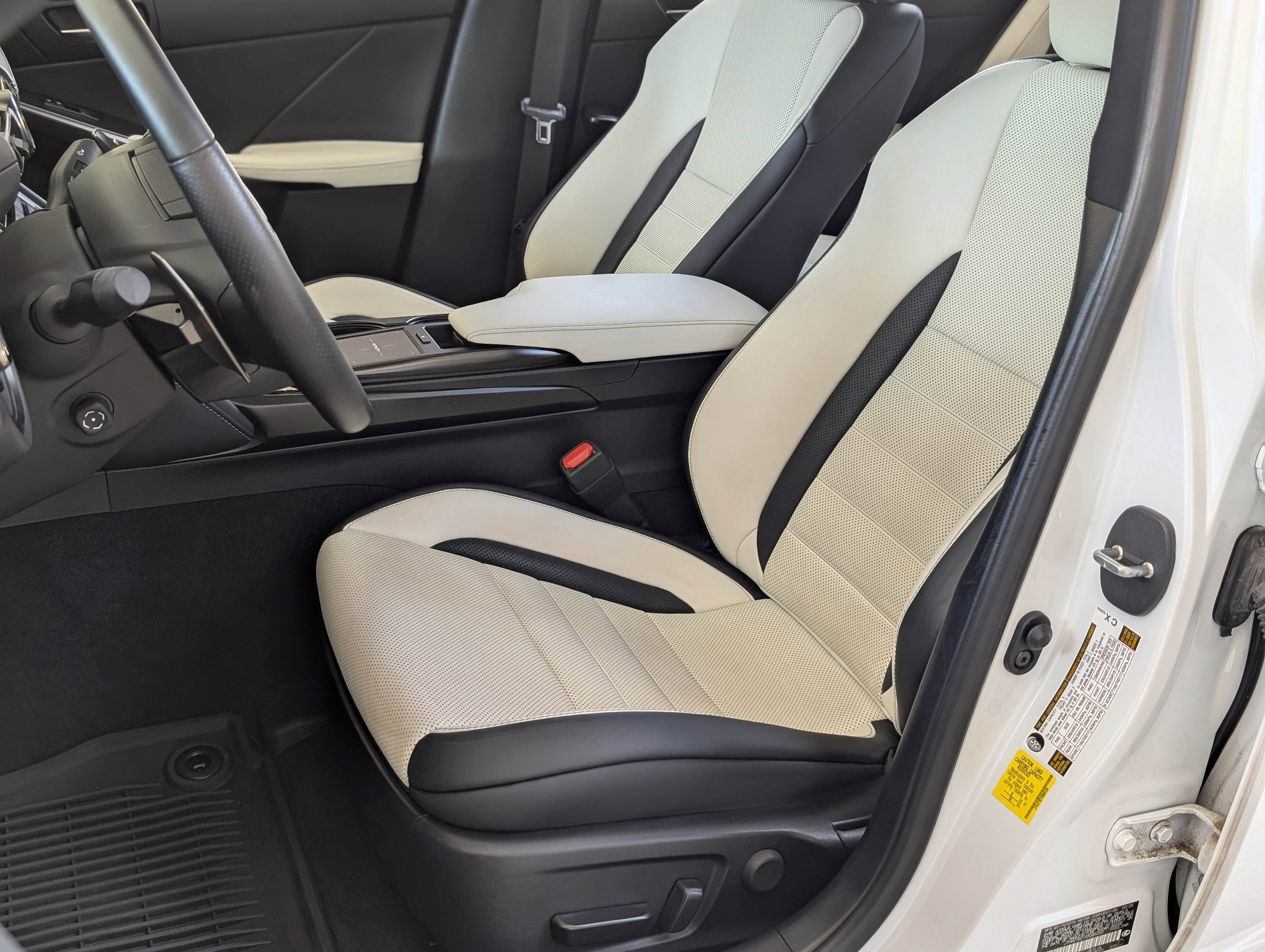 Used 2025 Lexus IS 350 F Sport RWD image 17
