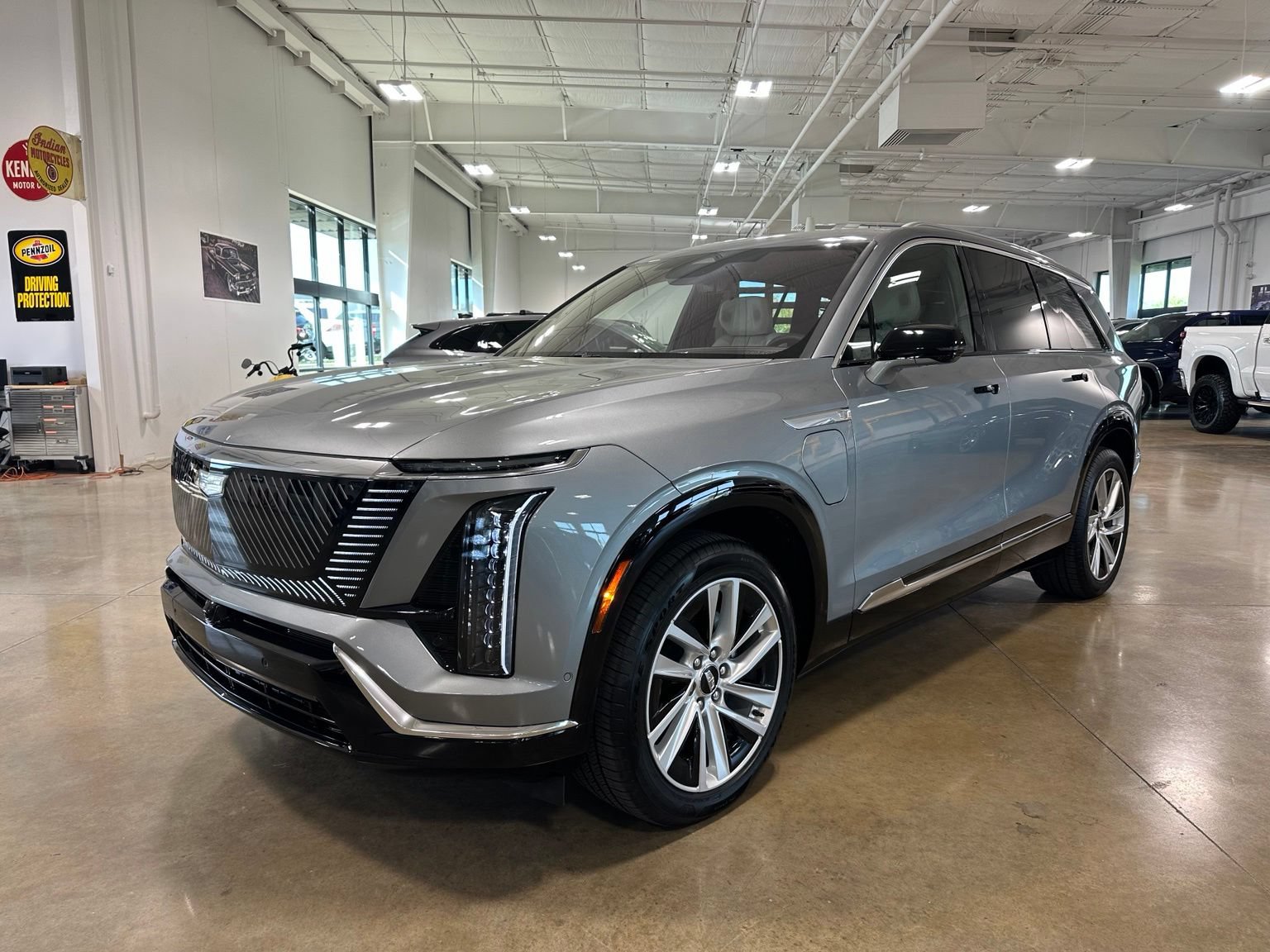 Used 2026 Cadillac Vistiq Luxury AWD/4WD image 3