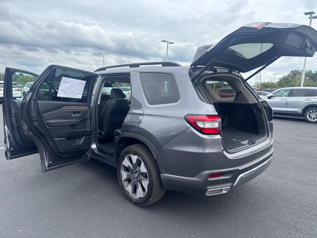 Used 2026 Honda Pilot Elite image 14