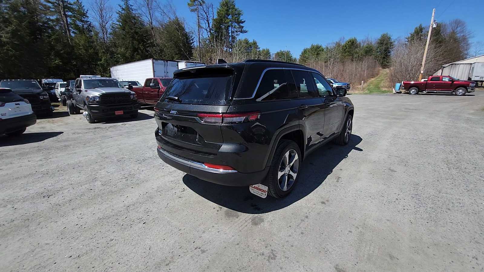 New 2024 Jeep Grand Cherokee Limited 4xe w/ Luxury Tech Group II image 8