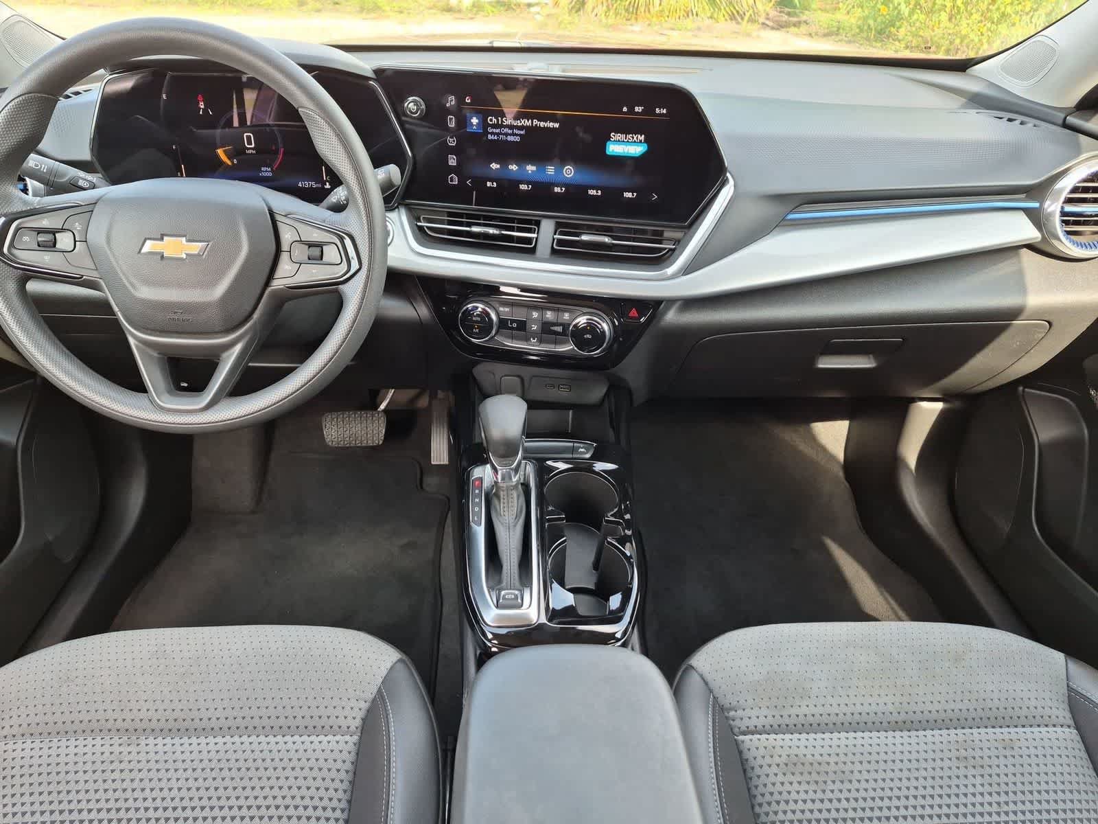 Used 2024 Chevrolet Trax LT FWD image 19