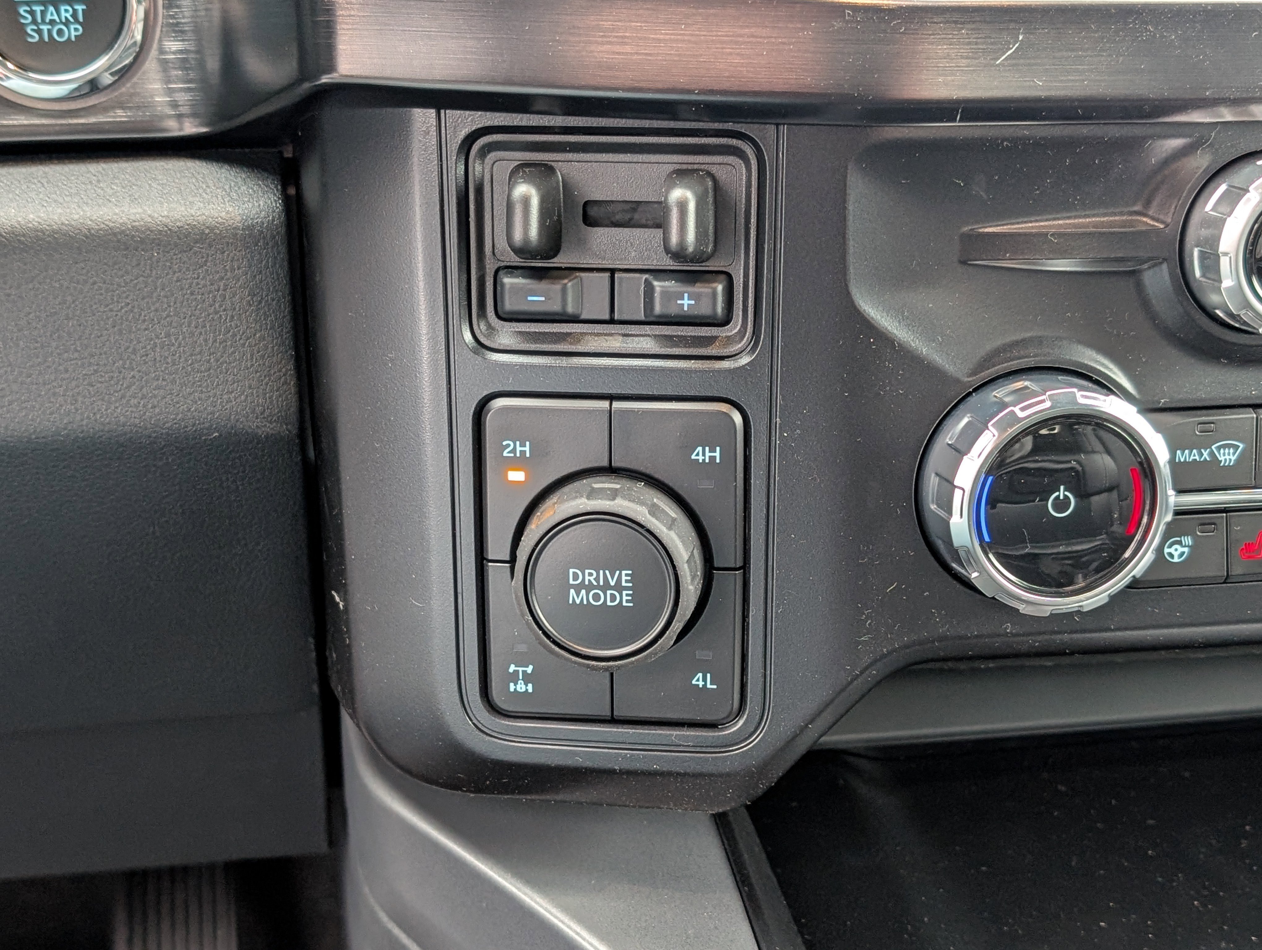 New 2026 Ford F250 Lariat w/ Chrome Package image 23