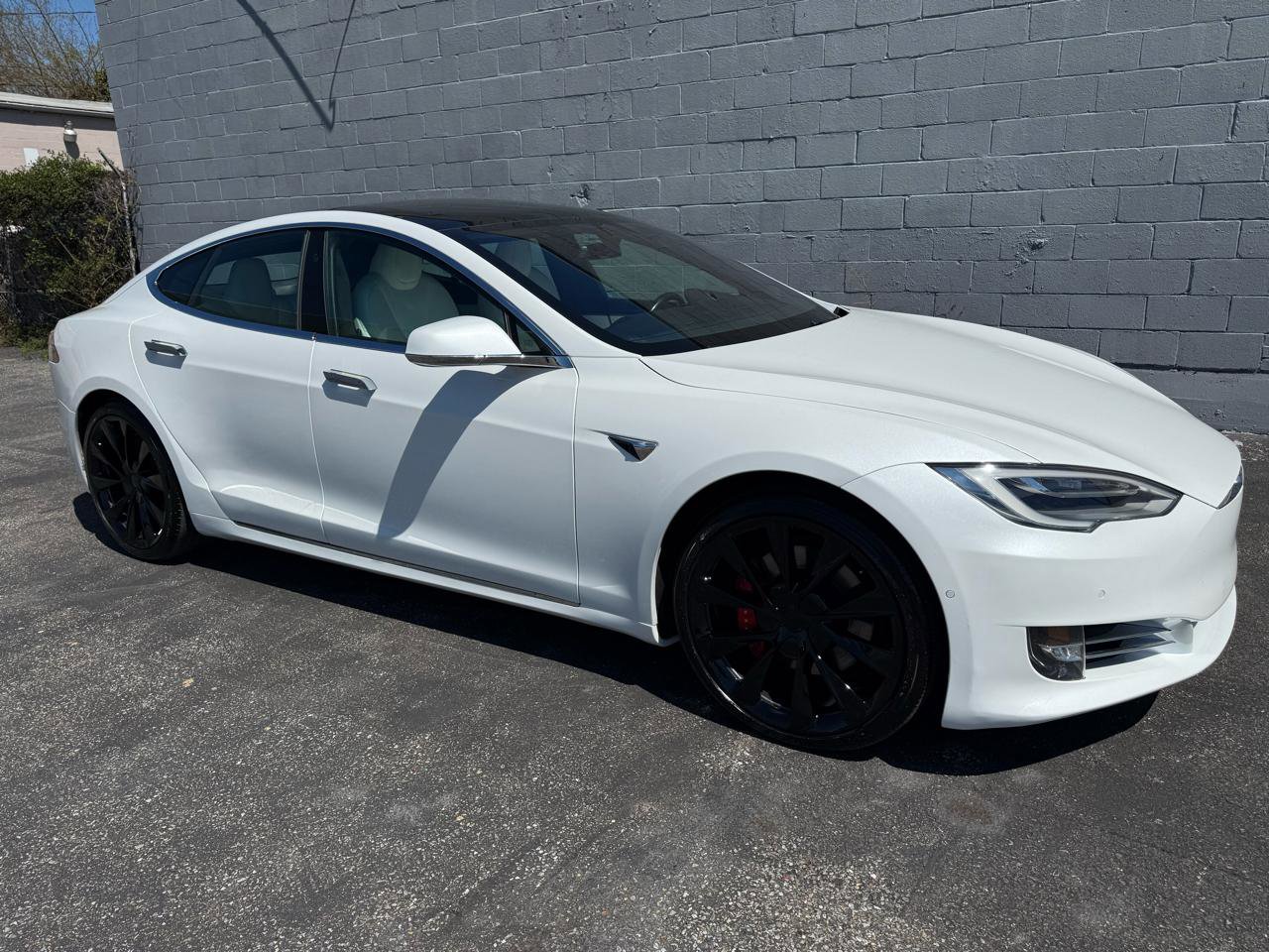 Used 2021 Tesla Model S Performance image 32