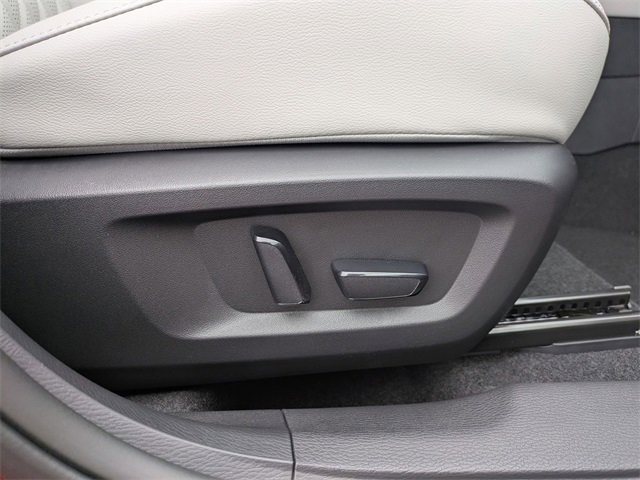 New 2025 Mitsubishi Outlander SEL image 37