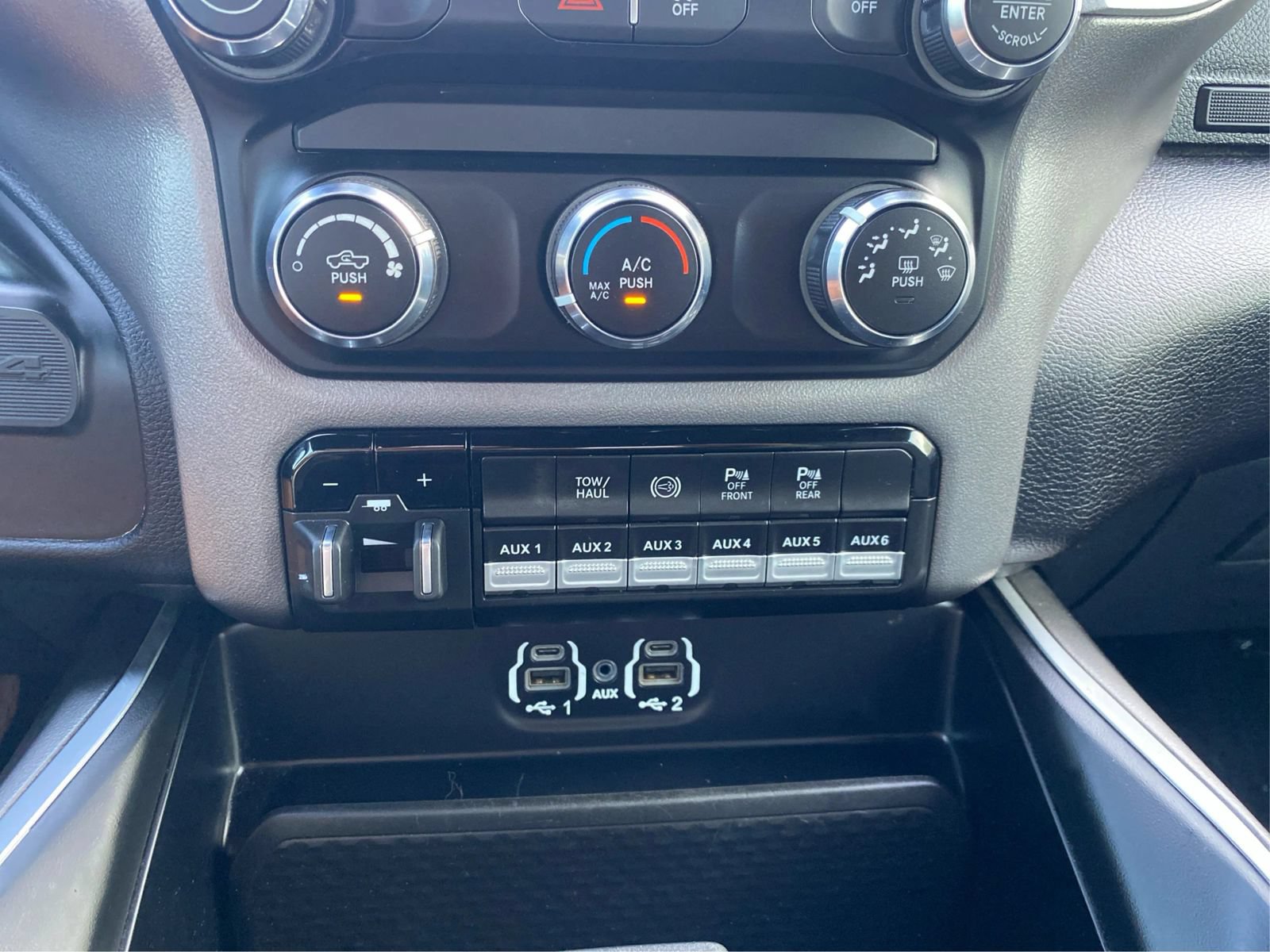 Used 2024 RAM 3500 Big Horn w/ Towing Technology Group AWD/4WD image 17