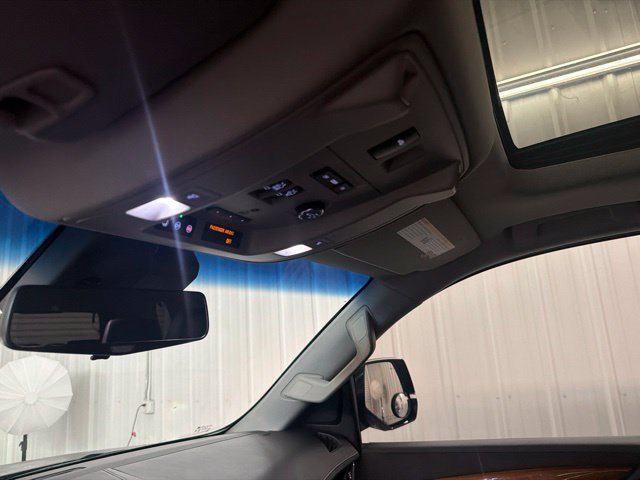 Used 2017 Cadillac Escalade Premium Luxury RWD image 36