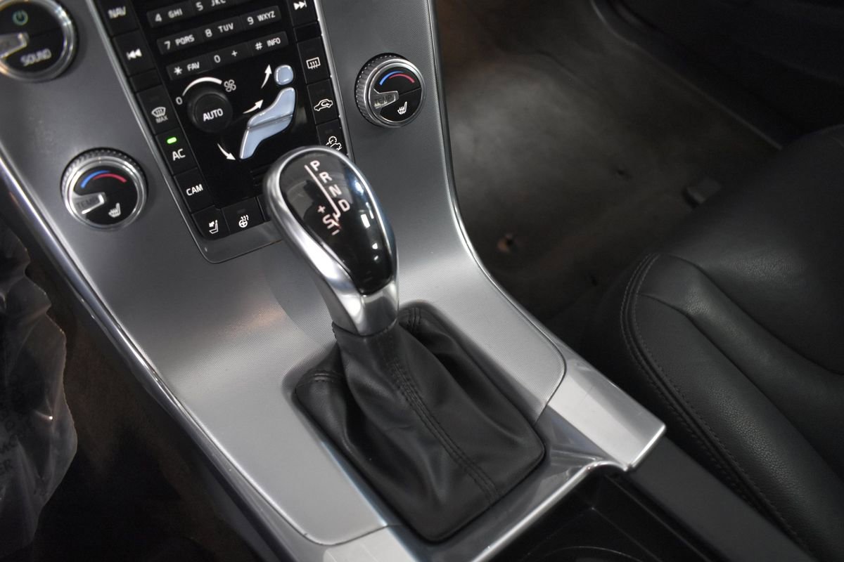 Used 2018 Volvo V60 T5 Cross Country w/ Convenience Package image 23