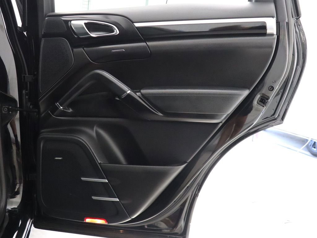 Used 2016 Porsche Cayenne image 41