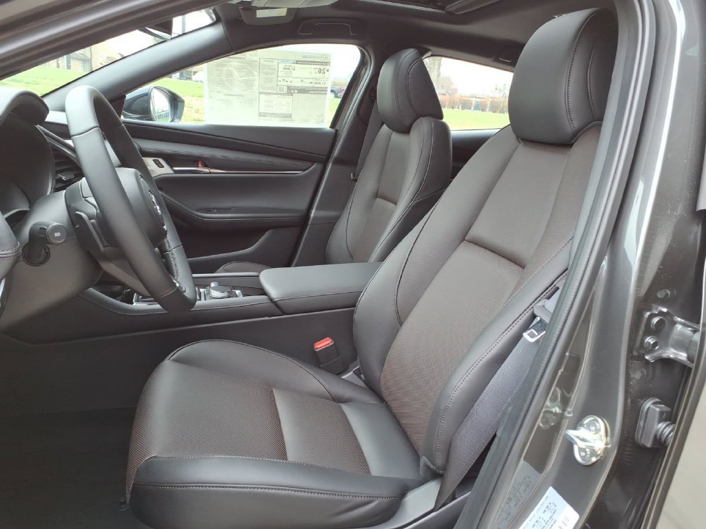 New 2026 MAZDA MAZDA3 Hatchback w/Premium Plus Pkg AWD/4WD image 13