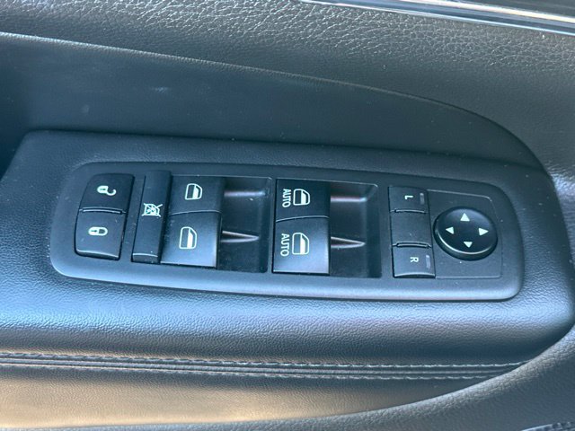 Used 2019 Jeep Grand Cherokee Limited w/ Luxury Group II AWD/4WD image 13