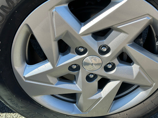 Used 2024 Hyundai Kona SE AWD/4WD image 32