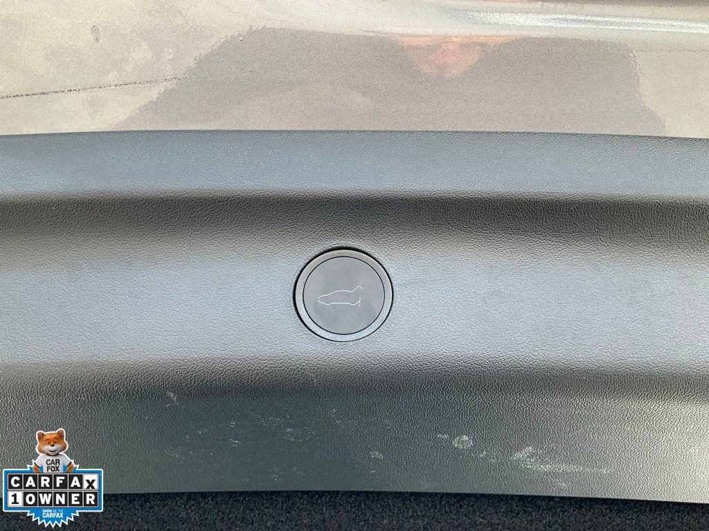 Used 2025 Tesla Model Y Long Range AWD/4WD image 10