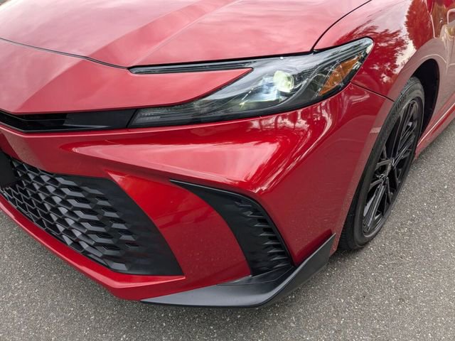 Used 2025 Toyota Camry SE FWD image 5