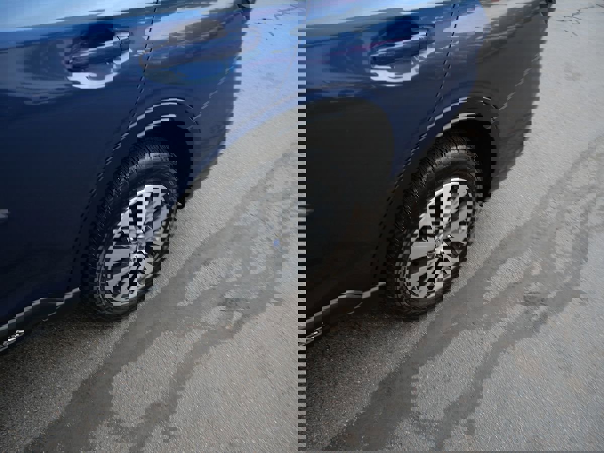 Used 2020 Subaru Outback Premium image 36