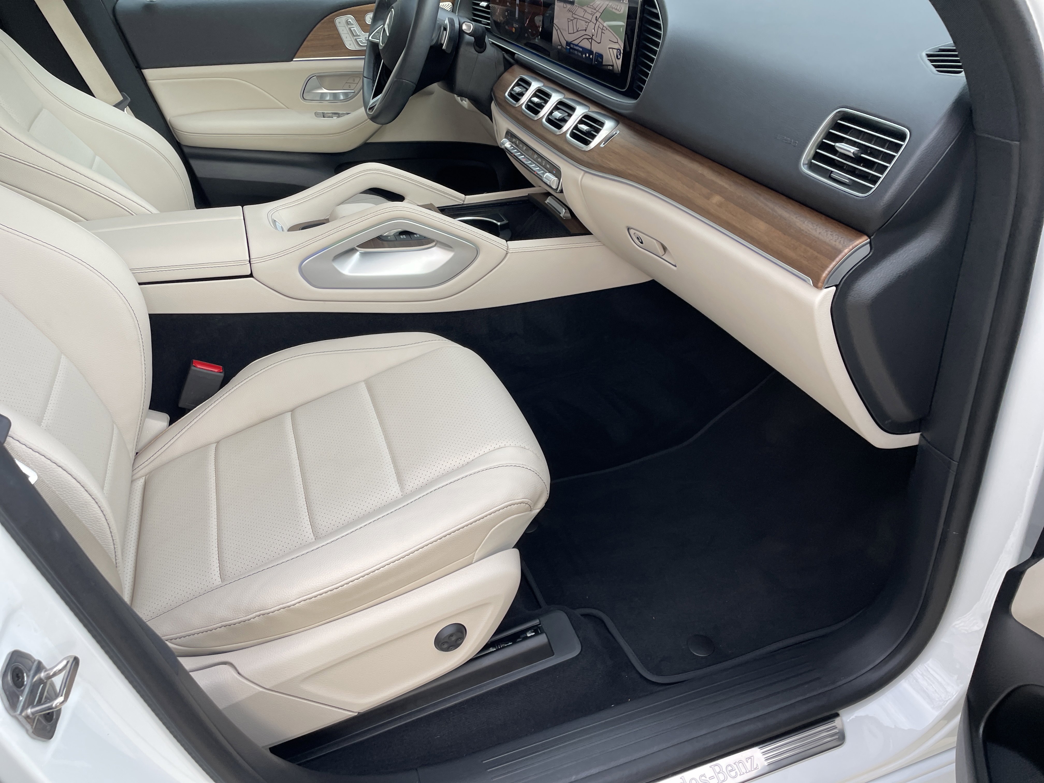 Certified 2025 Mercedes-Benz GLE 450 4MATIC image 48