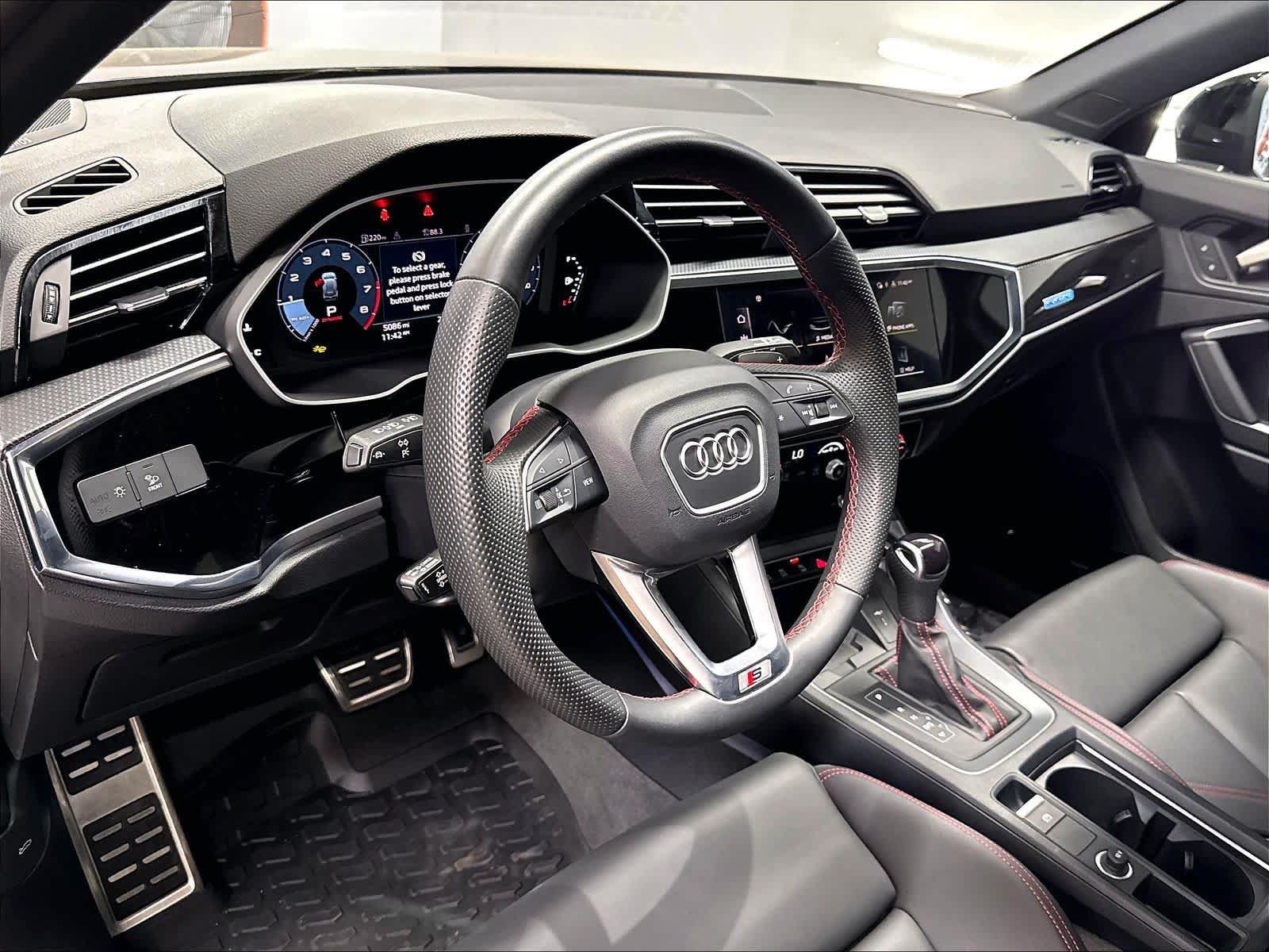 Certified 2025 Audi Q3 2.0T Premium Plus w/ Premium Plus Package AWD/4WD image 14