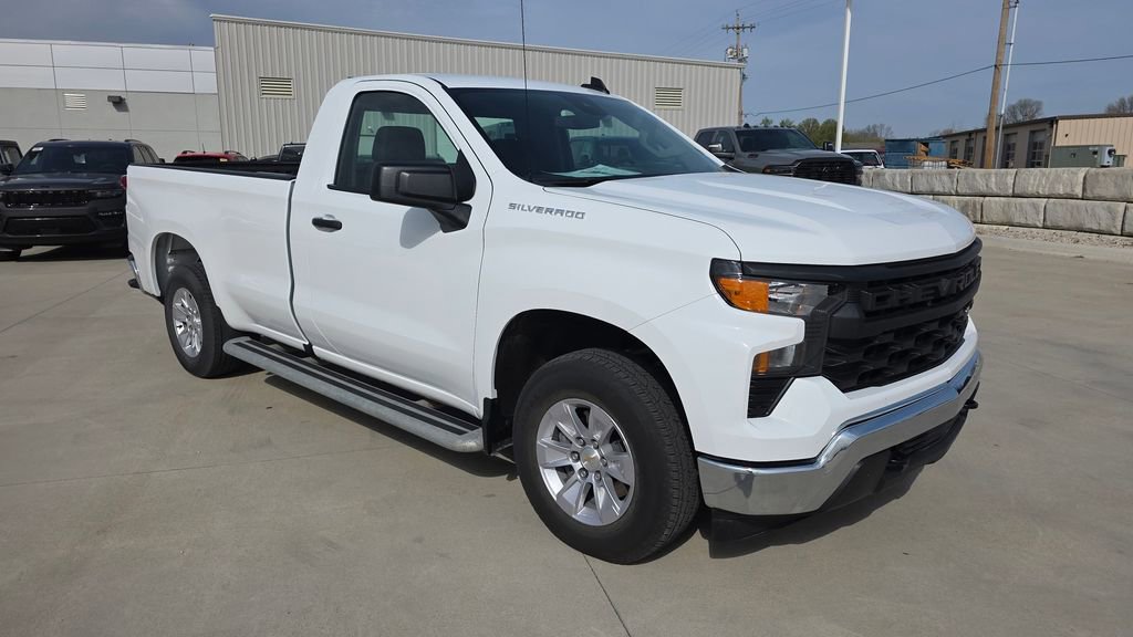 Used 2025 Chevrolet Silverado 1500 W/T image 8