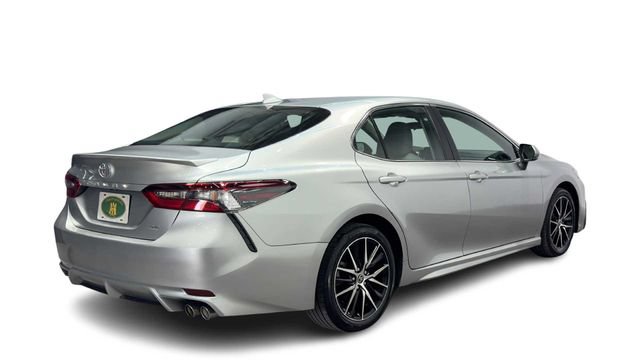 Used 2023 Toyota Camry SE FWD image 2