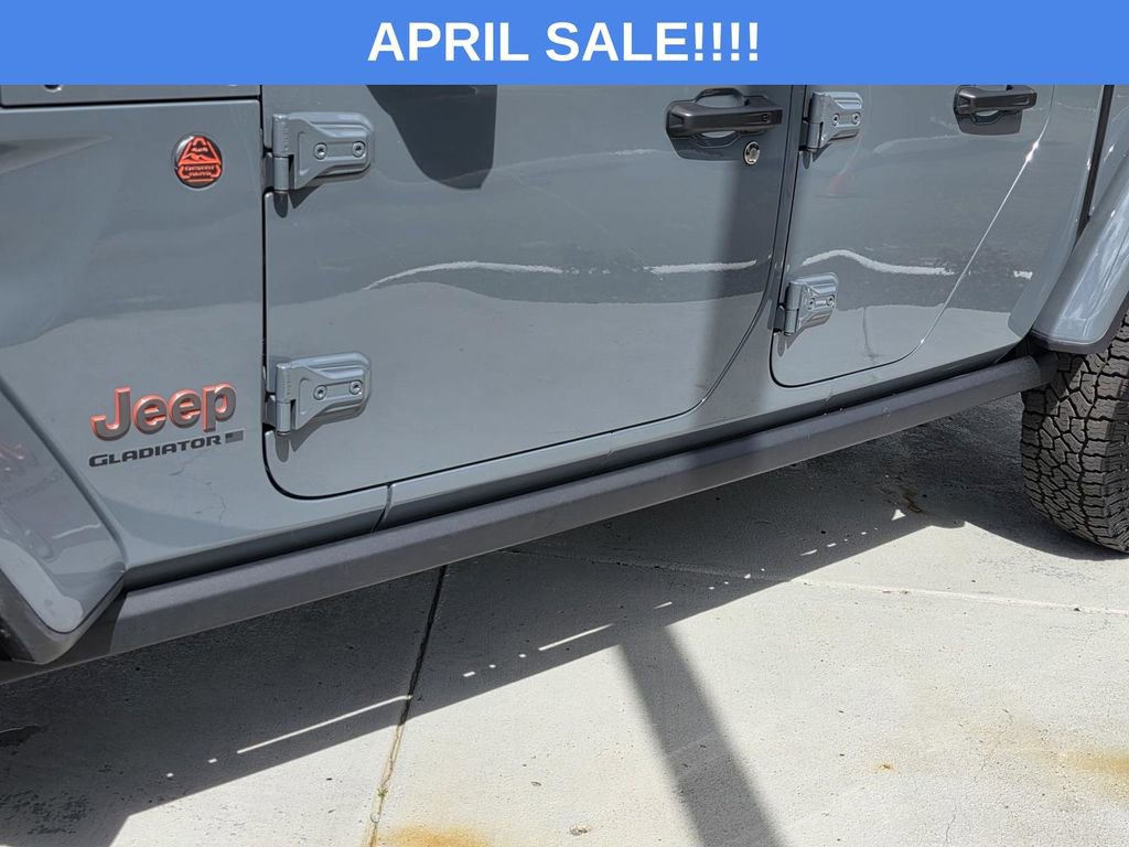 Used 2025 Jeep Gladiator Mojave w/ Convenience Group image 33