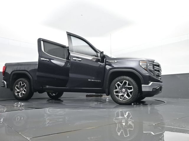 Used 2022 GMC Sierra 1500 SLT AWD/4WD image 31