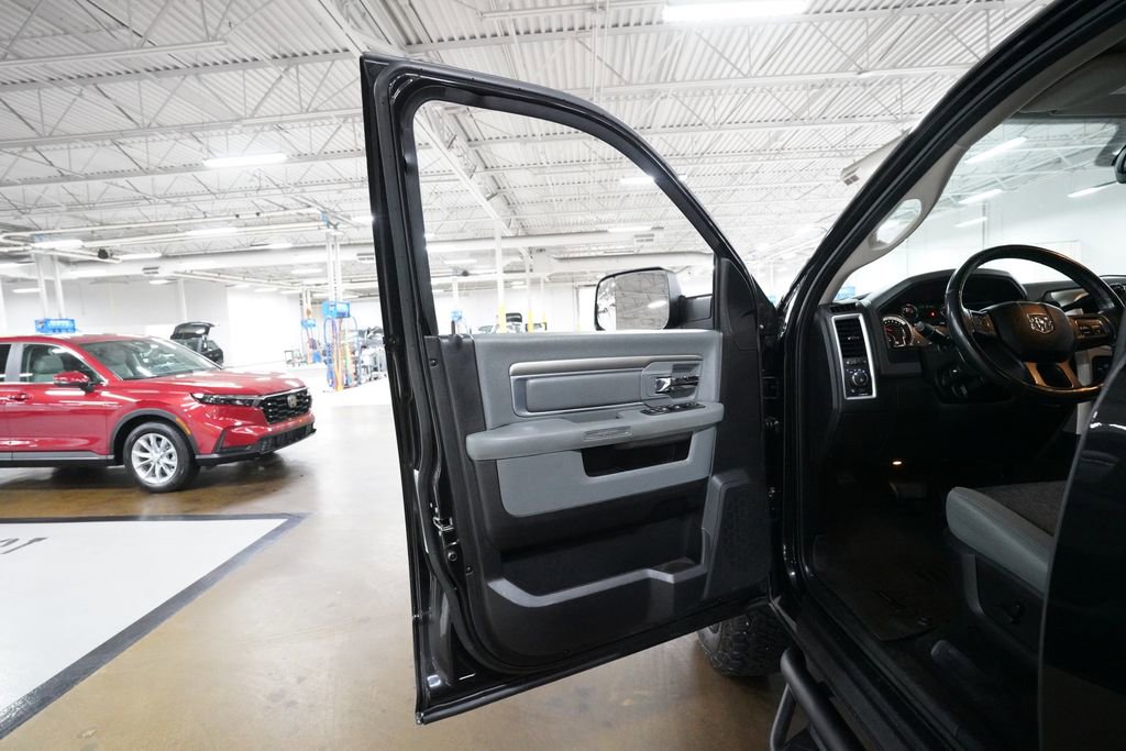 Used 2016 RAM 2500 Big Horn w/ Black Appearance Group AWD/4WD image 27