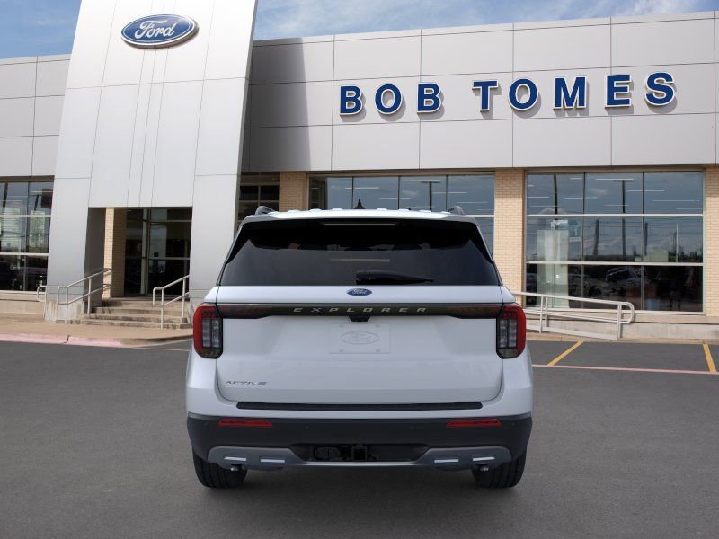 New 2026 Ford Explorer Active RWD image 7