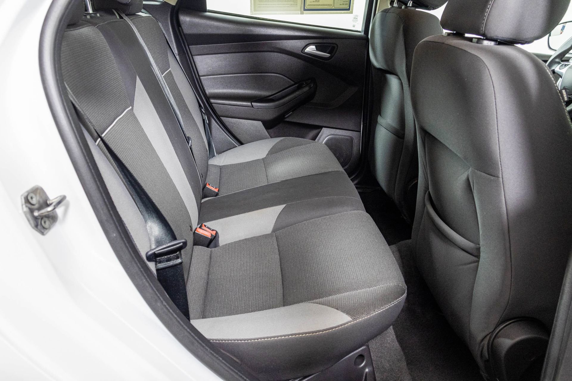 Used 2013 Ford Focus SE image 38