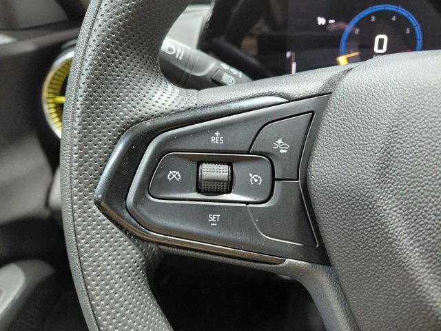 Used 2025 Chevrolet Trax LT image 38