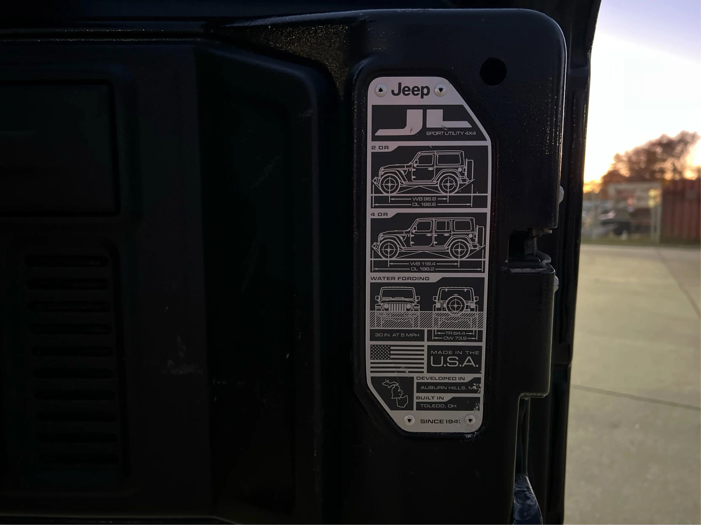 Used 2020 Jeep Wrangler Unlimited Sahara image 37