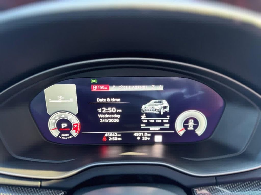 Used 2024 Audi SQ5 Prestige image 16