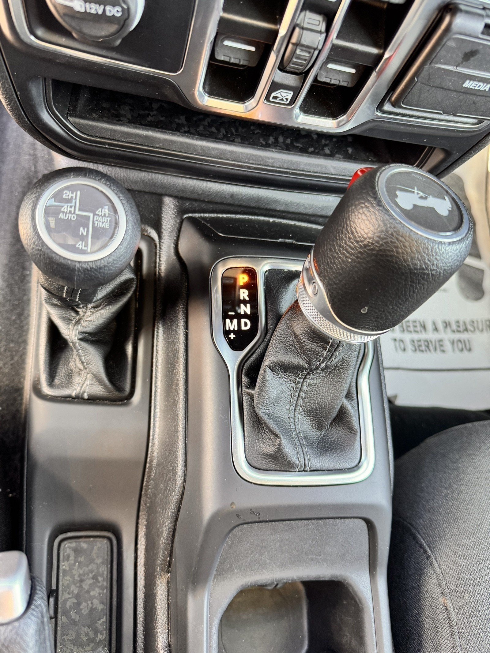 Used 2024 Jeep Wrangler Unlimited Sahara AWD/4WD image 4