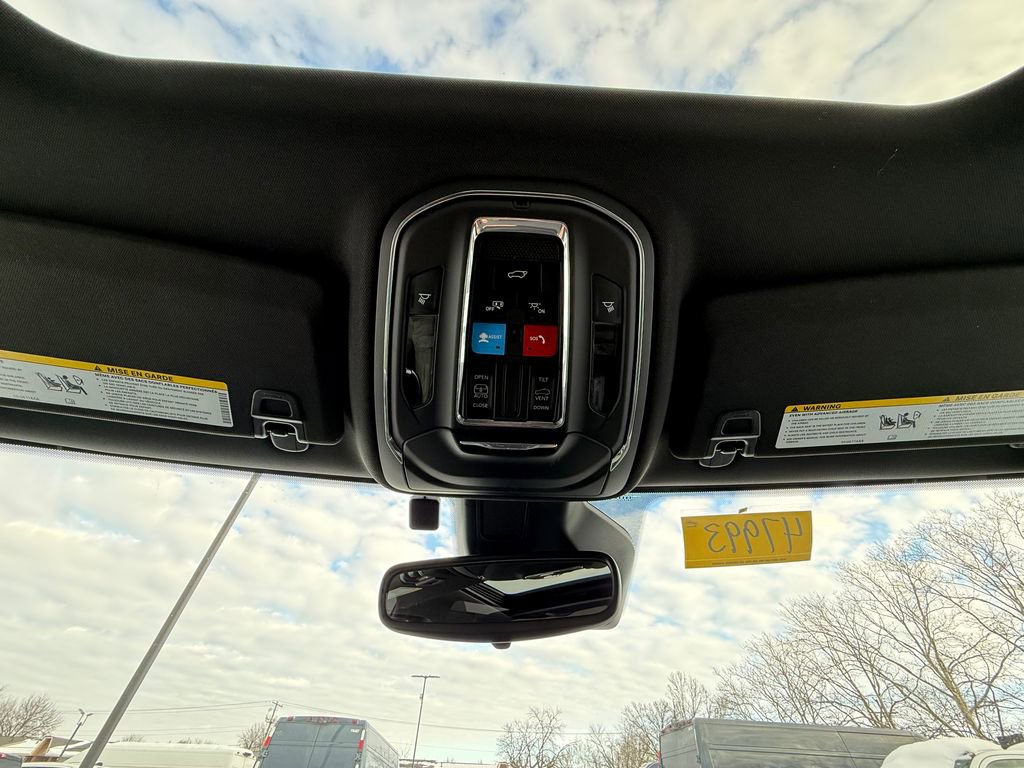 Used 2024 Jeep Grand Cherokee Altitude image 30