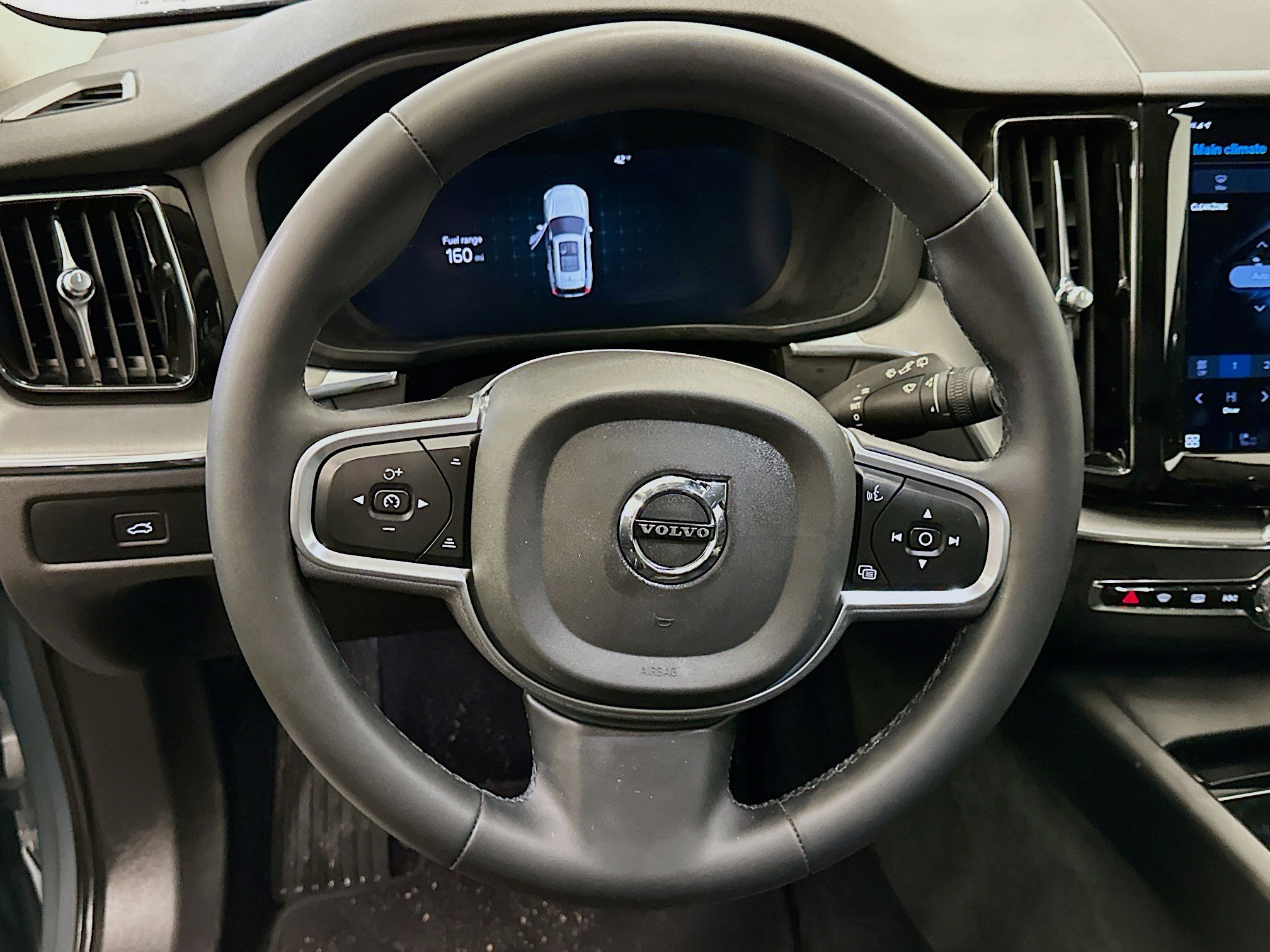 Used 2023 Volvo XC60 B5 Core w/ Climate Package image 18